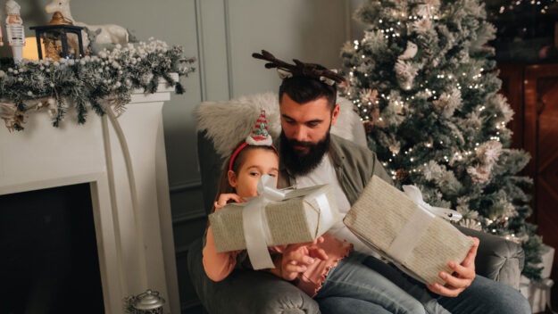 dad-kid-xmas