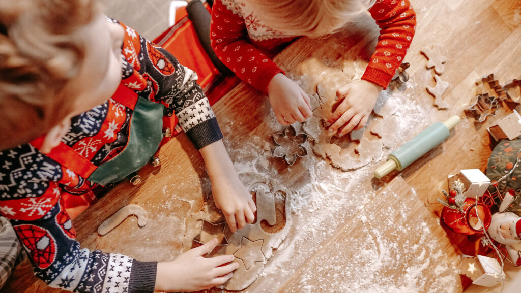 kids-making-cookies