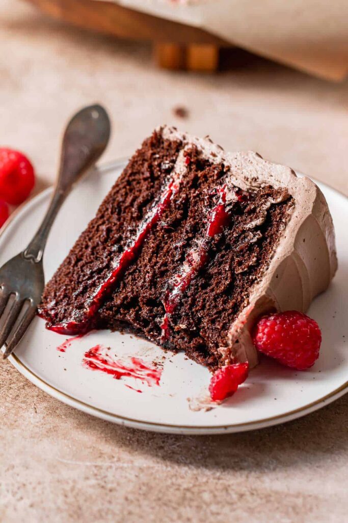 chocolate-raspberry-cake-post